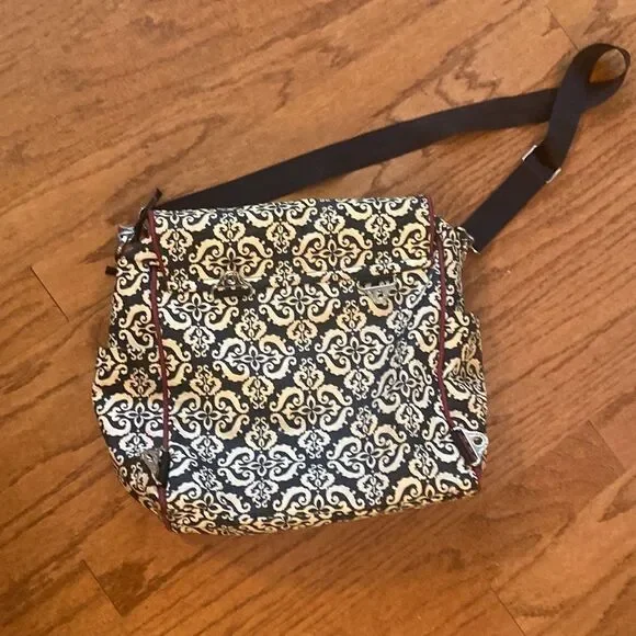 Petunia Pickle Bottom diaper bag, excellent condition black, white, and burgundy - Picture 10 of 13